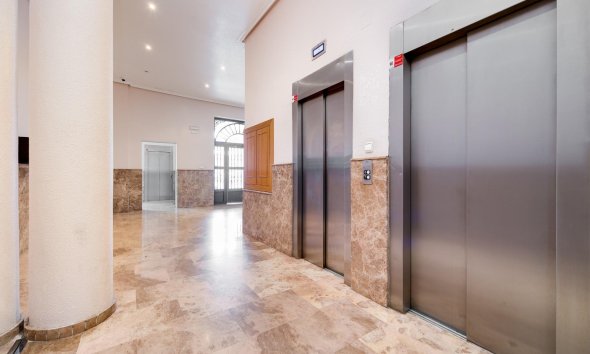 Revente - Apartment -
Torrevieja - Centro