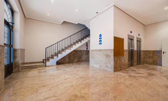 Revente - Apartment -
Torrevieja - Centro