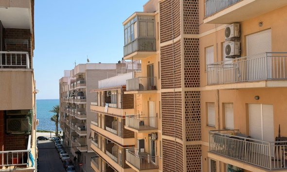 Resale - Apartment -
Torrevieja - Playa del Cura