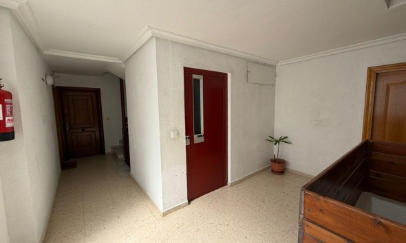 Resale - Apartment -
Torrevieja - Playa del Cura