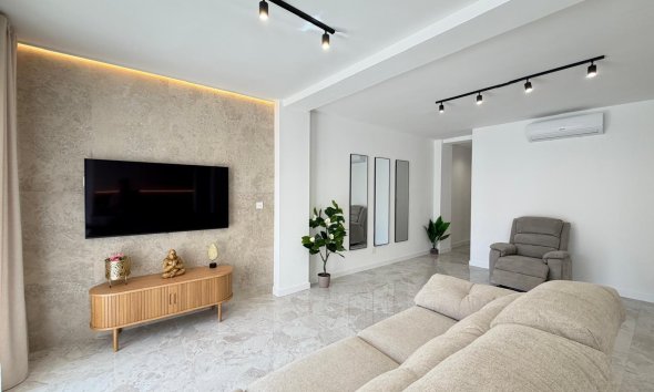 Resale - Penthouse -
Torrevieja - Estacion De Autobuses