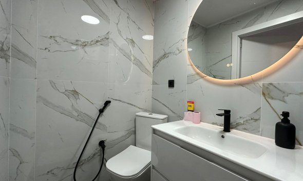 Resale - Apartment -
Torrevieja