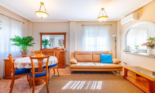 Resale - Town House -
Orihuela Costa - La Regia