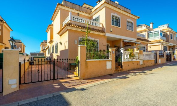 Resale - Town House -
Orihuela Costa - La Regia