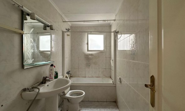 Revente - Apartment -
Torrevieja - Estacion De Autobuses