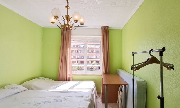 Revente - Attique -
Torrevieja - Playa De Los Naufragos