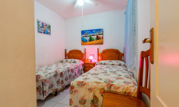 Resale - Bungalow -
Orihuela Costa - Costa Blanca