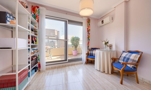 Revente - Attique -
Torrevieja - Centro