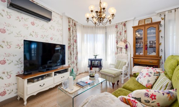 Reventa - Ático -
Torrevieja - Centro