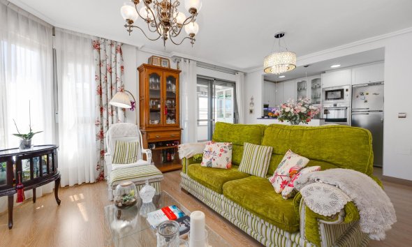 Reventa - Ático -
Torrevieja - Centro