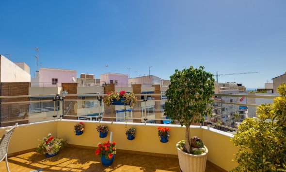 Reventa - Ático -
Torrevieja - Centro