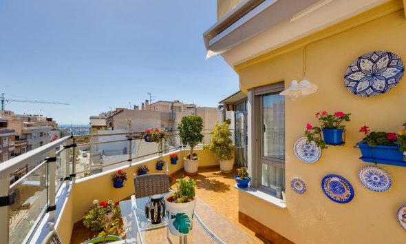 Reventa - Ático -
Torrevieja - Centro