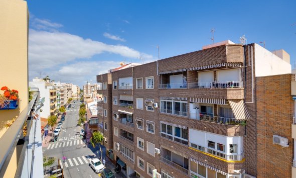 Reventa - Ático -
Torrevieja - Centro
