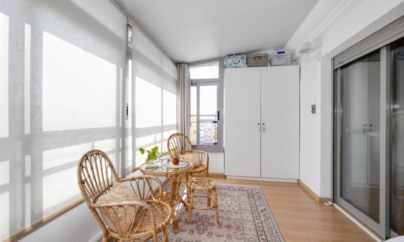 Reventa - Ático -
Torrevieja - Centro