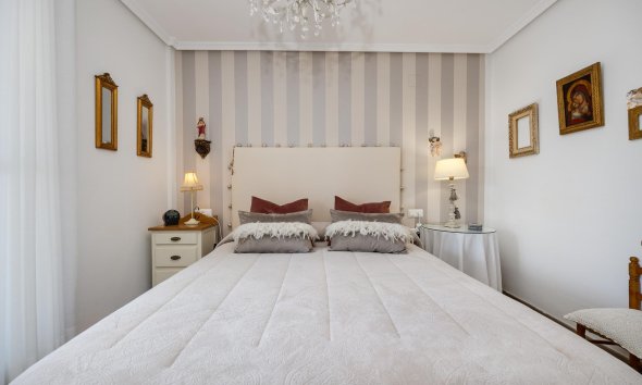 Reventa - Ático -
Torrevieja - Centro