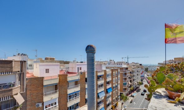 Reventa - Ático -
Torrevieja - Centro