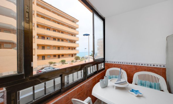 Revente - Apartment -
Torrevieja - Cabo Cervera