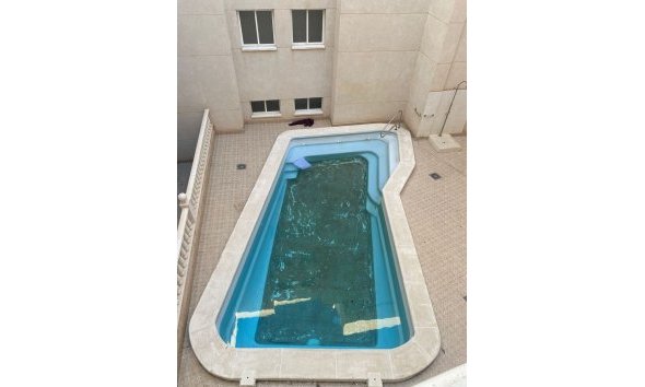 Revente - Apartment -
Torrevieja - Centro