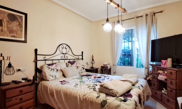 Reventa - Semi Detached -
Torrevieja - Parque Acuático - Sector 25