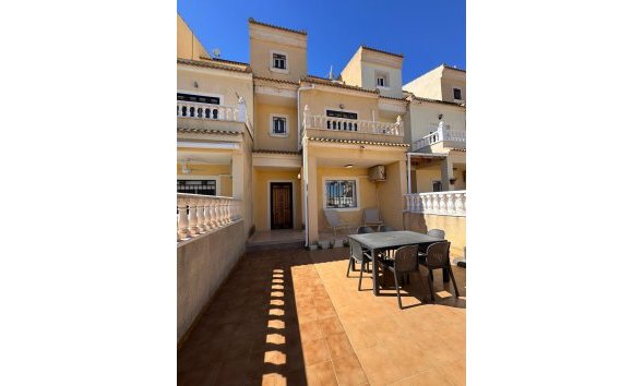 Reventa - Town House -
Campoamor - Costa Blanca