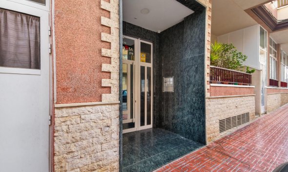 Revente - Apartment -
Torrevieja - Parque de las Naciones