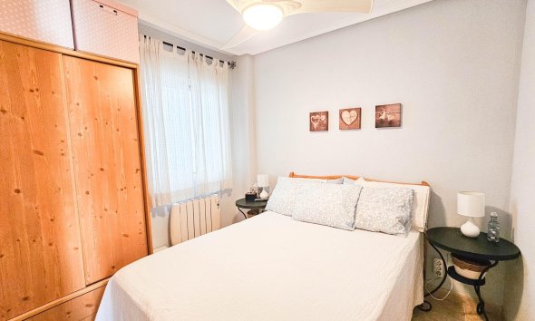 Revente - Apartment -
Torrevieja - Centro