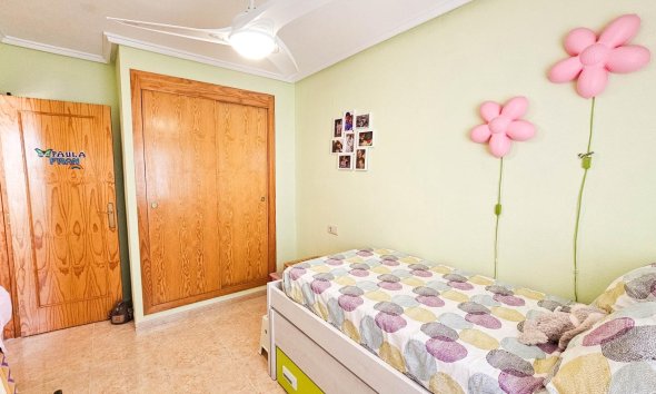 Revente - Apartment -
Torrevieja - Centro