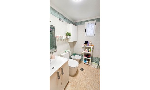 Revente - Apartment -
Torrevieja - Centro