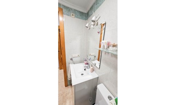 Revente - Apartment -
Torrevieja - Centro