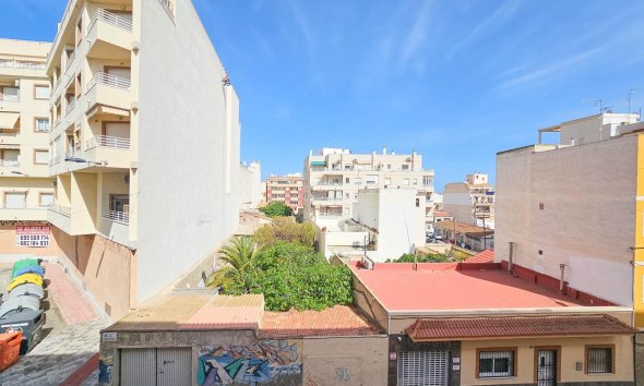 Revente - Apartment -
Torrevieja - Centro