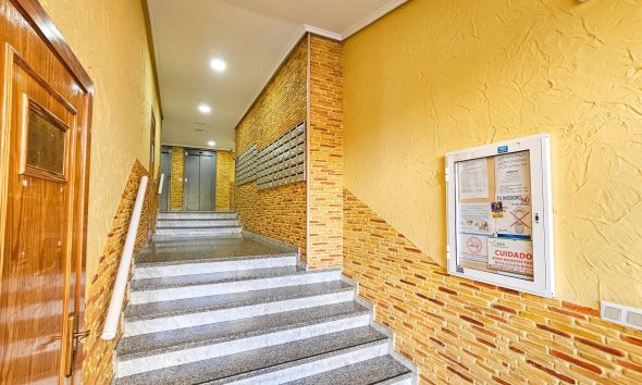 Revente - Apartment -
Torrevieja - Centro