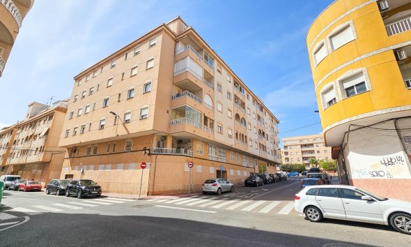 Revente - Apartment -
Torrevieja - Centro