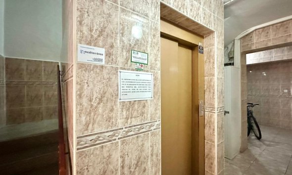 Revente - Apartment -
Torrevieja - Estacion De Autobuses