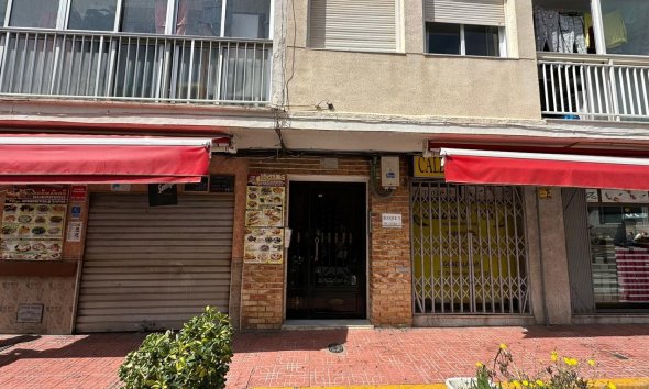 Revente - Apartment -
Torrevieja - Estacion De Autobuses