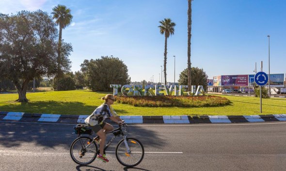 Revente - Bungalow -
Torrevieja - La Siesta - El Salado - Torreta