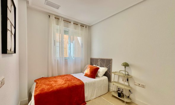 Revente - Apartment -
Torrevieja - Parque de las Naciones