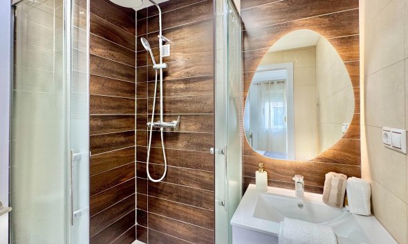 Revente - Apartment -
Torrevieja - Parque de las Naciones