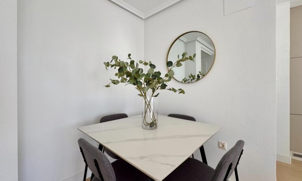 Revente - Apartment -
Torrevieja - Parque de las Naciones