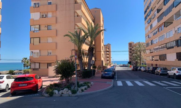 Revente - Apartment -
Torrevieja - Cabo Cervera