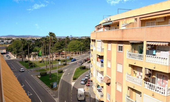 Revente - Attique -
Torrevieja - Costa Blanca