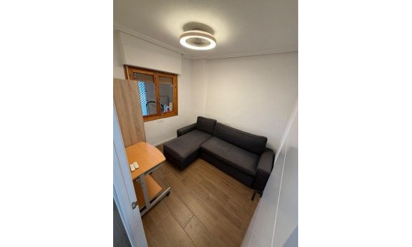 Revente - Apartment -
Torrevieja - Punta Prima