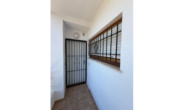 Revente - Apartment -
Torrevieja - Punta Prima