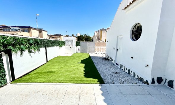 Revente - Town House -
Punta Prima - Costa Blanca
