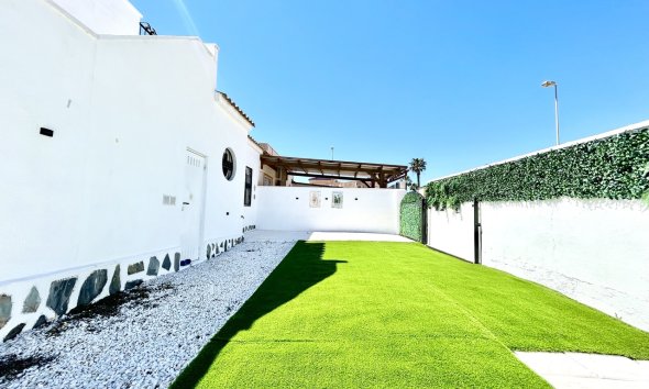 Revente - Town House -
Punta Prima - Costa Blanca