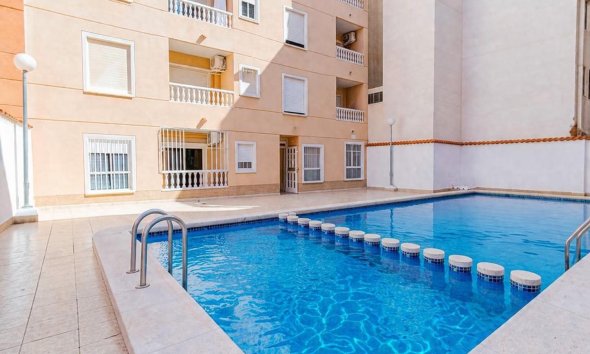 Revente - Apartment -
Torrevieja - Habaneras