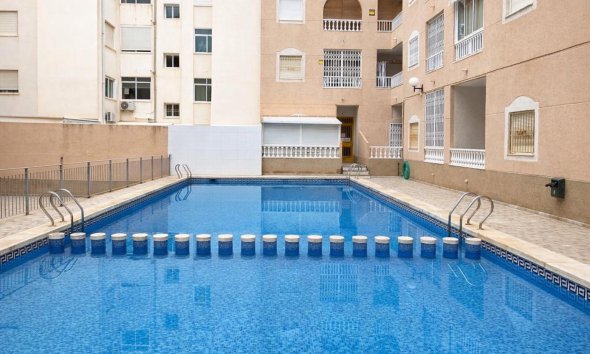 Revente - Apartment -
Torrevieja - Habaneras