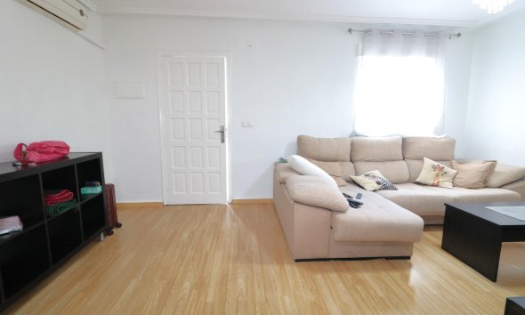 Revente - Quad House -
Torrevieja - Carrefour