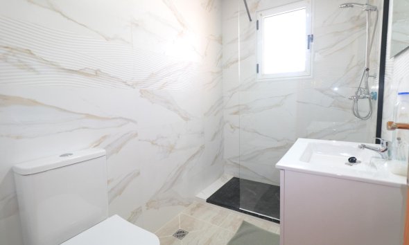 Revente - Quad House -
Torrevieja - Carrefour