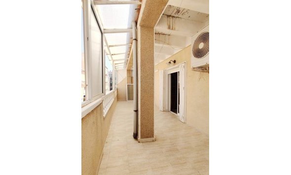 Revente - Attique -
Torrevieja - Curva Del Palangre