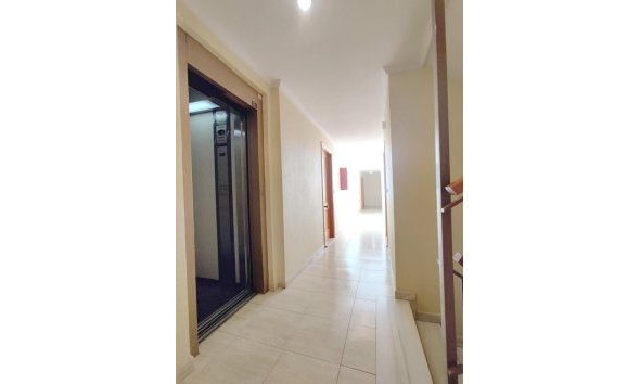 Revente - Attique -
Torrevieja - Curva Del Palangre